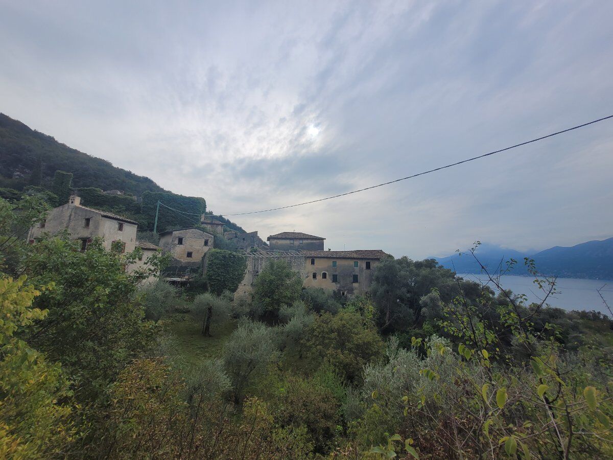 Trekking sul Sentiero del Pellegrino: l'Antico Borgo di Campo Trekking sul Sentiero del Pellegrino: l'Antico Borgo di Campo desktop picture