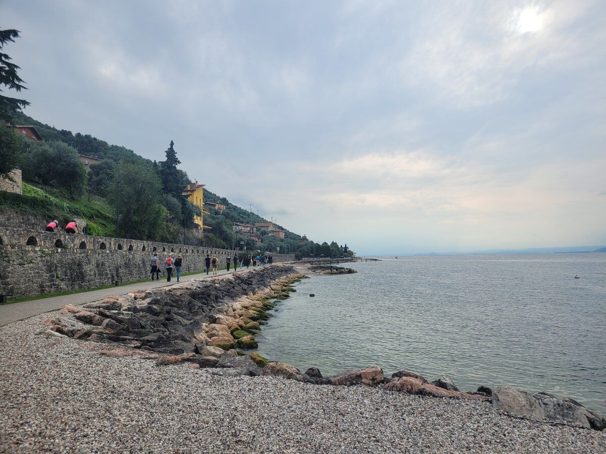 Trekking sul Sentiero del Pellegrino: l'Antico Borgo di Campo Trekking sul Sentiero del Pellegrino: l'Antico Borgo di Campo desktop picture