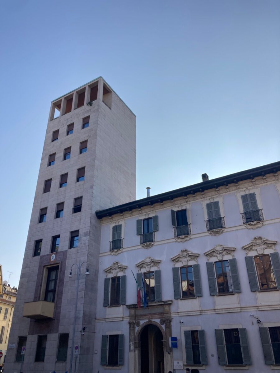 La Milano del Novecento: dal Futurismo al Ventennio fascista La Milano del Novecento: dal Futurismo al Ventennio fascista desktop picture