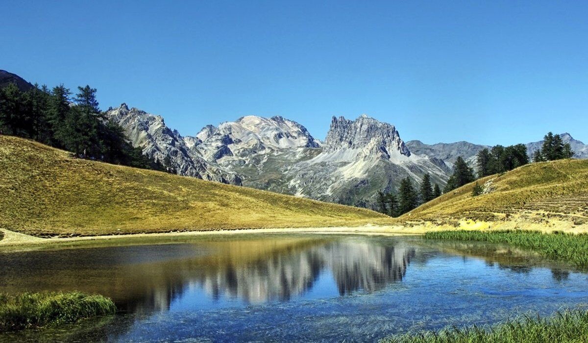 Escursione in Valle Stretta: Lago Verde tra Natura e Amicizia Escursione in Valle Stretta: Lago Verde tra Natura e Amicizia desktop picture