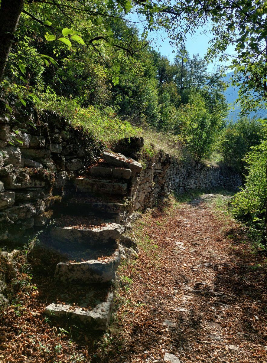 Escursione sul Sentiero del Genio in Val Brenta Escursione sul Sentiero del Genio in Val Brenta desktop picture