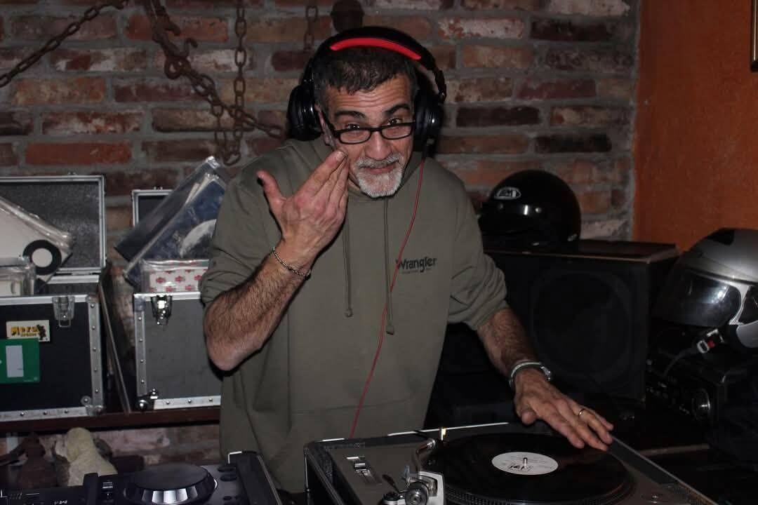 Apericena e musica anni '80 e '90 Apericena e musica anni '80 e '90 desktop picture