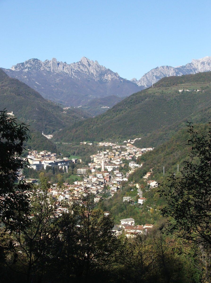 Escursione al Monte Spitz: pulpito panoramico sulla Vallata dell'Agno Escursione al Monte Spitz: pulpito panoramico sulla Vallata dell'Agno desktop picture