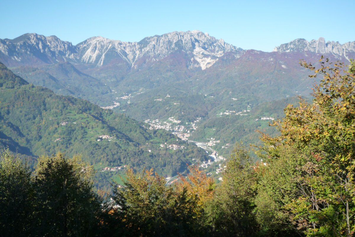 Escursione al Monte Spitz: pulpito panoramico sulla Vallata dell'Agno Escursione al Monte Spitz: pulpito panoramico sulla Vallata dell'Agno desktop picture