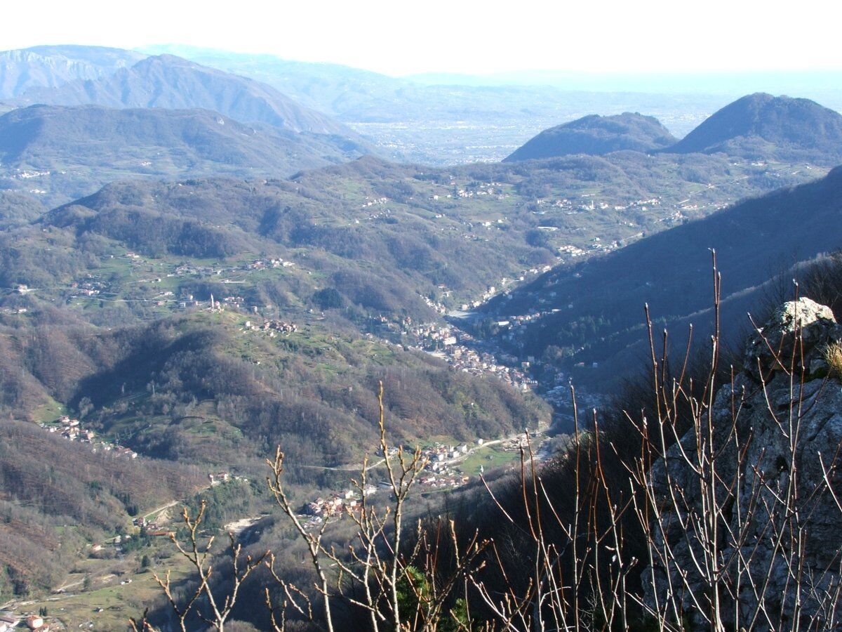 Escursione al Monte Spitz: pulpito panoramico sulla Vallata dell'Agno Escursione al Monte Spitz: pulpito panoramico sulla Vallata dell'Agno desktop picture