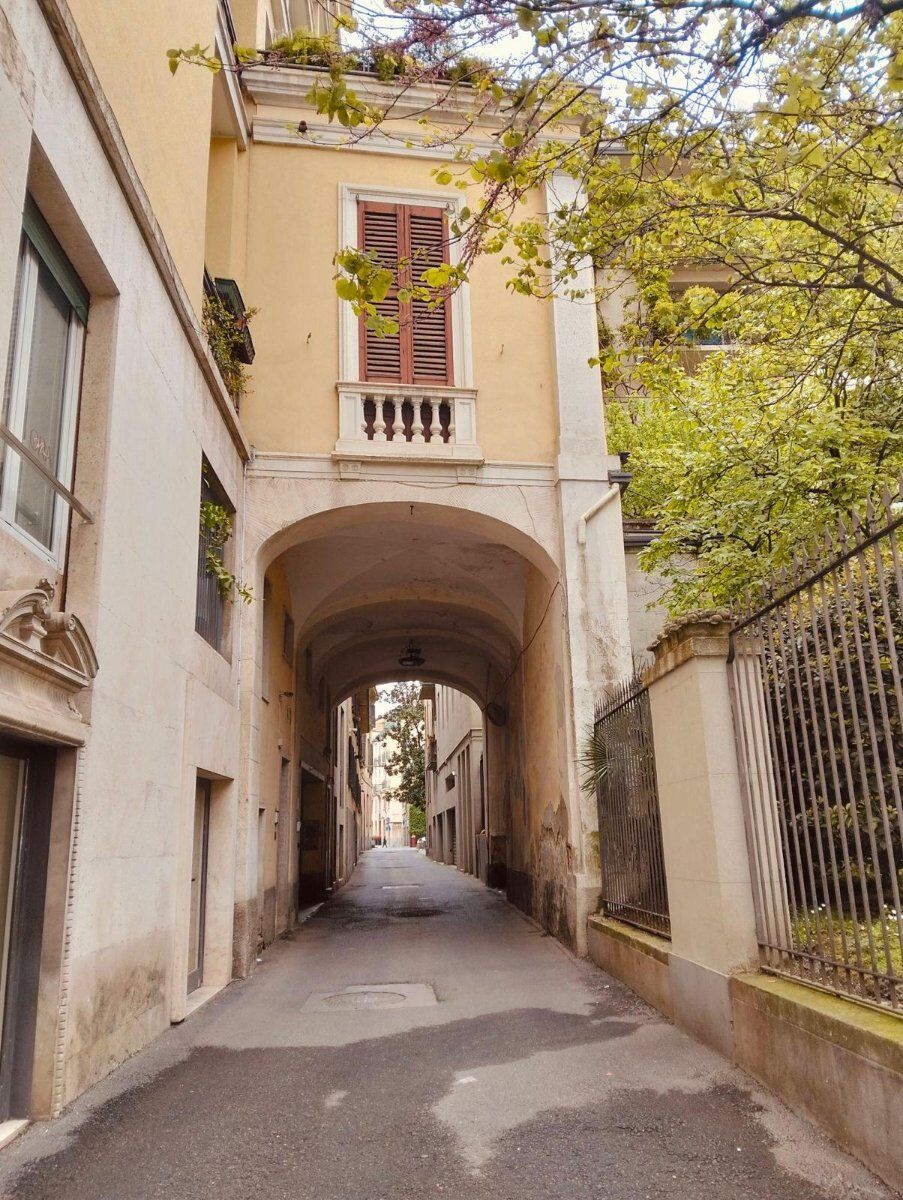 Tour alla ricerca dei segreti milanesi Tour alla ricerca dei segreti milanesi desktop picture
