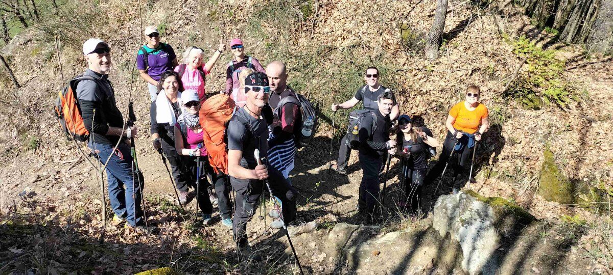 Sentiero panoramico a Guardamonte: tra le valli Stàffora e Curone Sentiero panoramico a Guardamonte: tra le valli Stàffora e Curone desktop picture