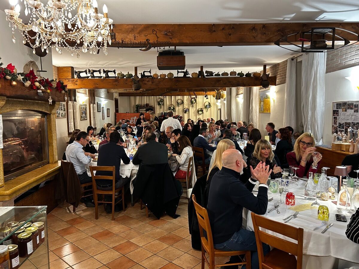 Cena in uno Storico Locale di Padova Cena in uno Storico Locale di Padova desktop picture