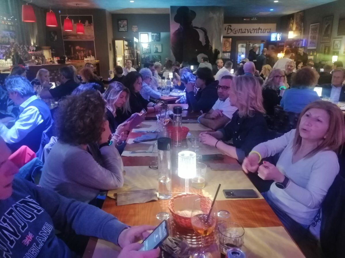 Cena, musica e cabaret con il "grande milanese imbruttito" Cena, musica e cabaret con il "grande milanese imbruttito" desktop picture