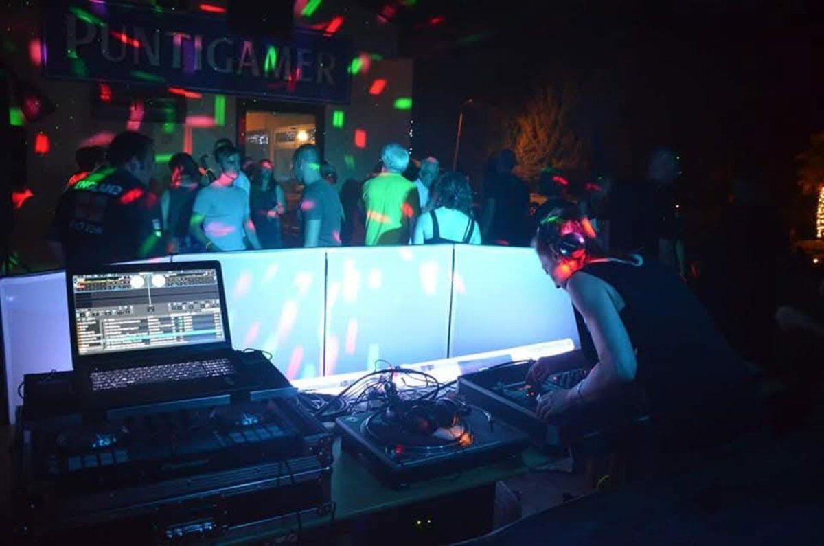 Pizzata e ballo al laghetto Pizzata e ballo al laghetto desktop picture