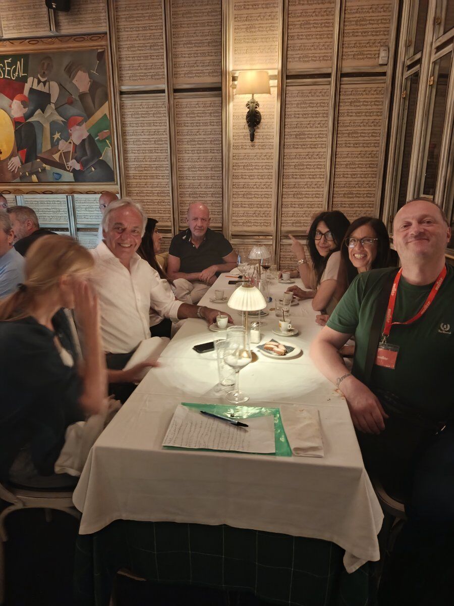 Cena con musica live Cena con musica live desktop picture