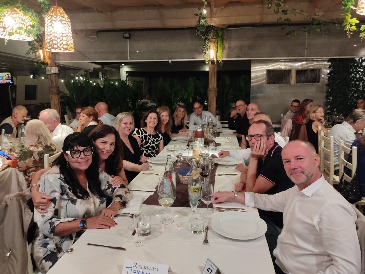 Cena in churrascaria: un viaggio di sapori Cena in churrascaria: un viaggio di sapori desktop picture