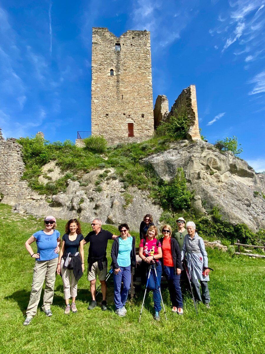 Weekend nel Reggiano: La Pietra di Bismantova e Leggende di Matilde di Canossa Weekend nel Reggiano: La Pietra di Bismantova e Leggende di Matilde di Canossa desktop picture