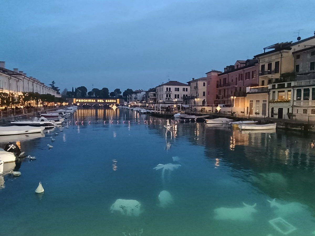 Peschiera del Garda illuminata a festa, tour guidato dell’Epifania Peschiera del Garda illuminata a festa, tour guidato dell’Epifania desktop picture