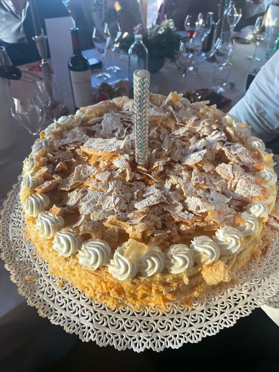 🍾 Cena con scambio di regali “brutti”…🎁 🍾 Cena con scambio di regali “brutti”…🎁 desktop picture