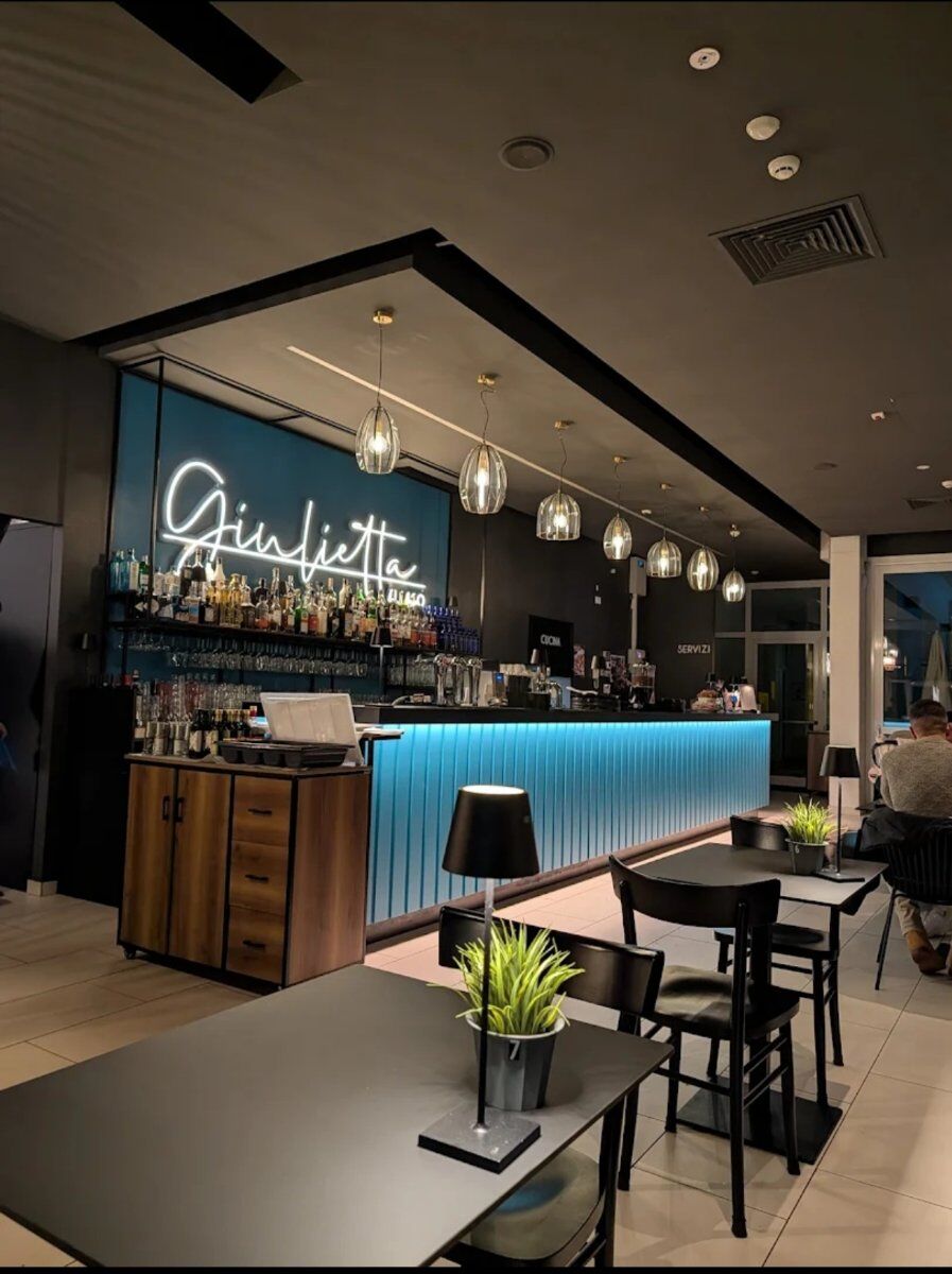 Cena cantata a Varese Cena cantata a Varese desktop picture