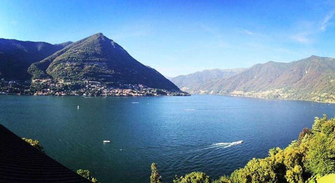 Da Torno a Montepiatto: I Massi Avelli e La Pietra Pendula (CO) Da Torno a Montepiatto: I Massi Avelli e La Pietra Pendula (CO) desktop picture