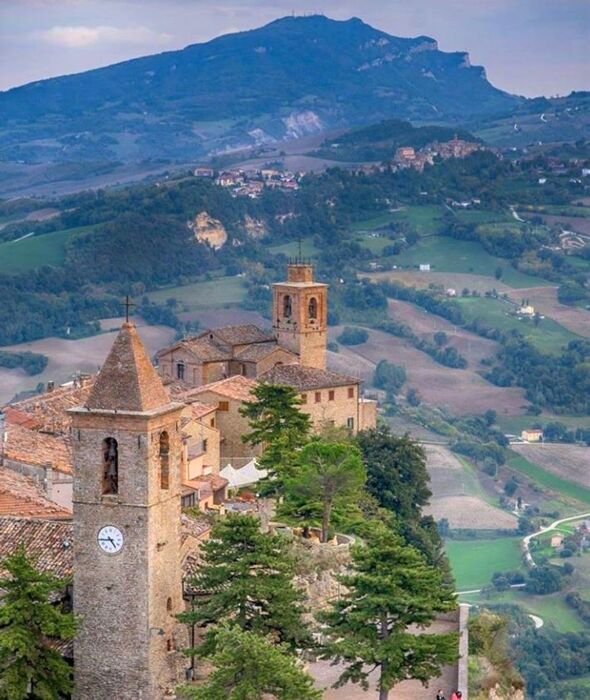 Tra Smerillo e Montefalcone: Nei Boschi a Caccia di Fossili (FM) Tra Smerillo e Montefalcone: Nei Boschi a Caccia di Fossili (FM) desktop picture