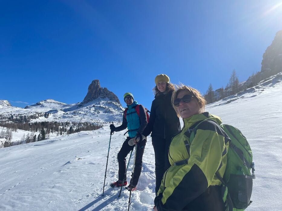 Monte Rove: ciaspolata panoramica per la pace dei sensi Monte Rove: ciaspolata panoramica per la pace dei sensi desktop picture