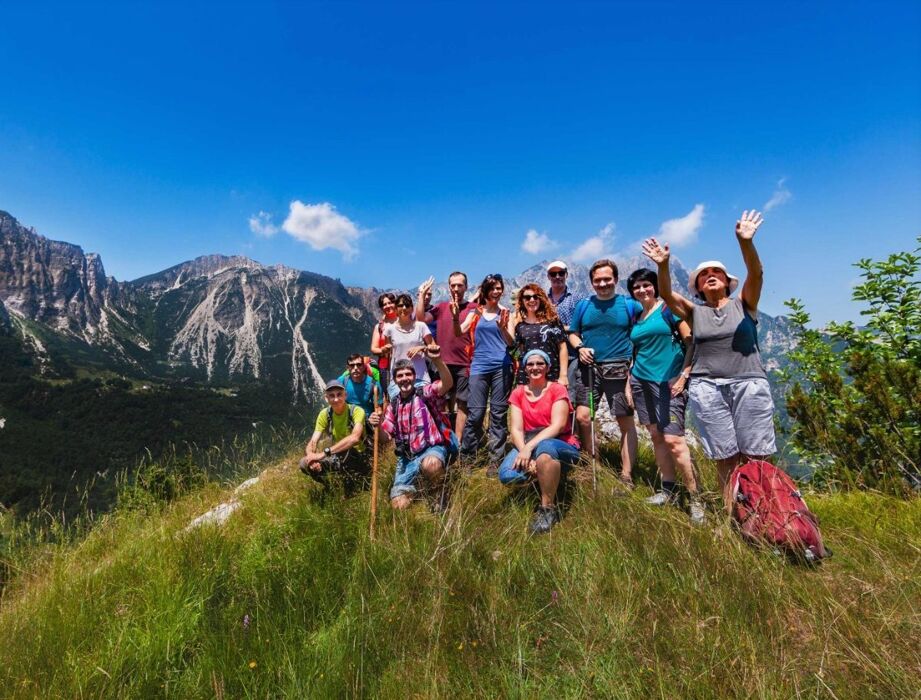Monte Rove: ciaspolata panoramica per la pace dei sensi Monte Rove: ciaspolata panoramica per la pace dei sensi desktop picture