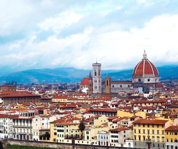 Event card Firenze Col Naso all’Insù: Uno Sguardo Tutto Nuovo sulla Città di Dante cover image