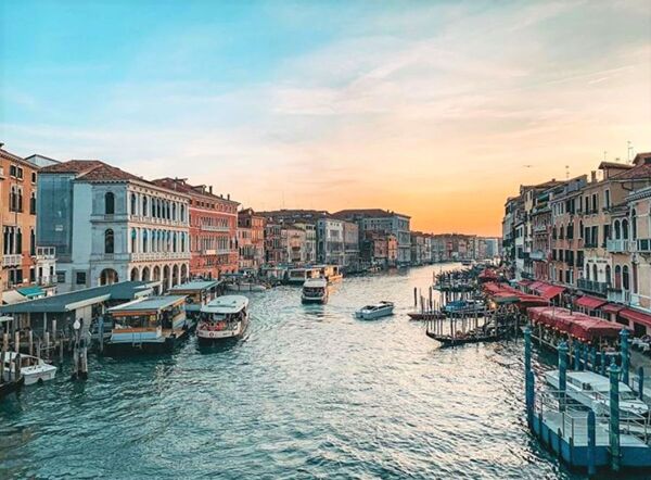 event-Venezia Misteriosa: Tour tra Intrighi e Segreti nella Città Sospesa sull'Acqua