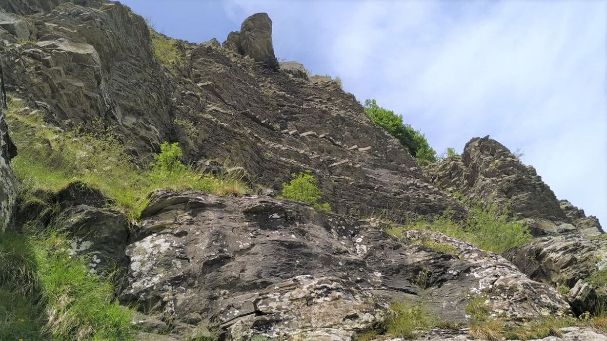 Il Lago di Pratignano: Un Percorso tra Fate e Magia Nera Il Lago di Pratignano: Un Percorso tra Fate e Magia Nera desktop picture