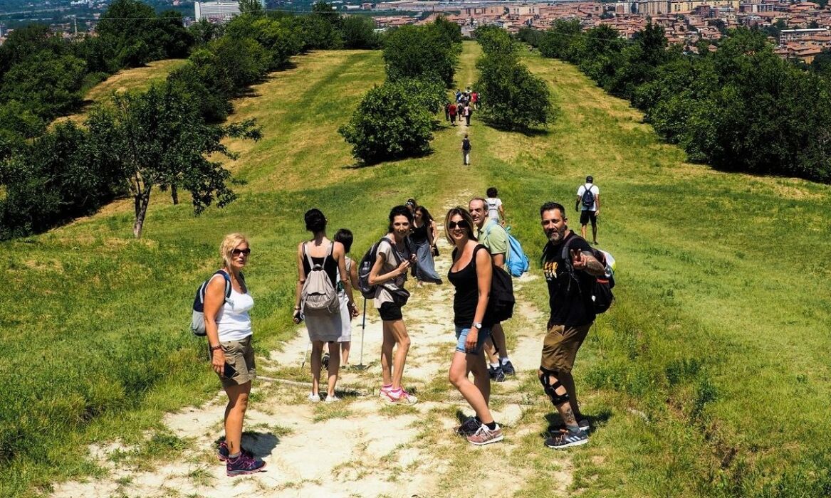 Un Percorso verso il Cielo: il Santuario di San Luca Un Percorso verso il Cielo: il Santuario di San Luca desktop picture