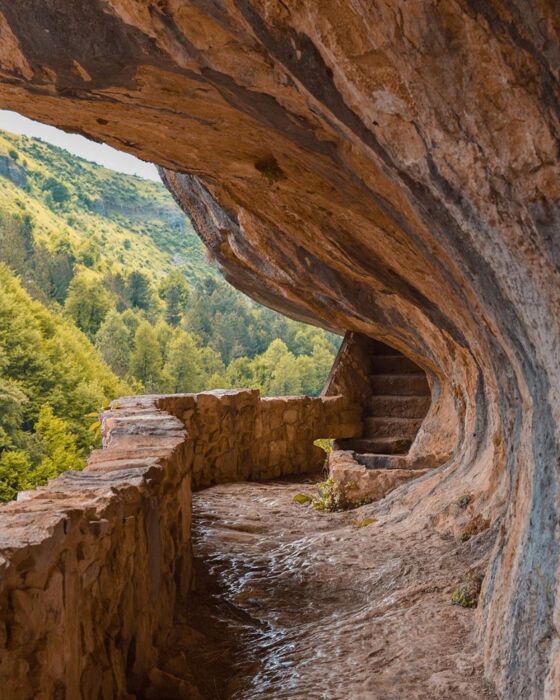 Da Decontra all’Eremo nella Roccia Da Decontra all’Eremo nella Roccia desktop picture