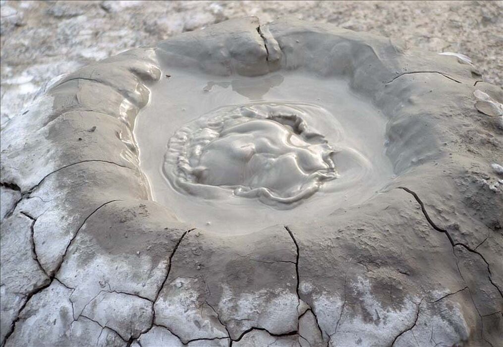Trekking Serale alle Salse di Nirano, i Vulcani d'argilla del Modenese Trekking Serale alle Salse di Nirano, i Vulcani d'argilla del Modenese desktop picture
