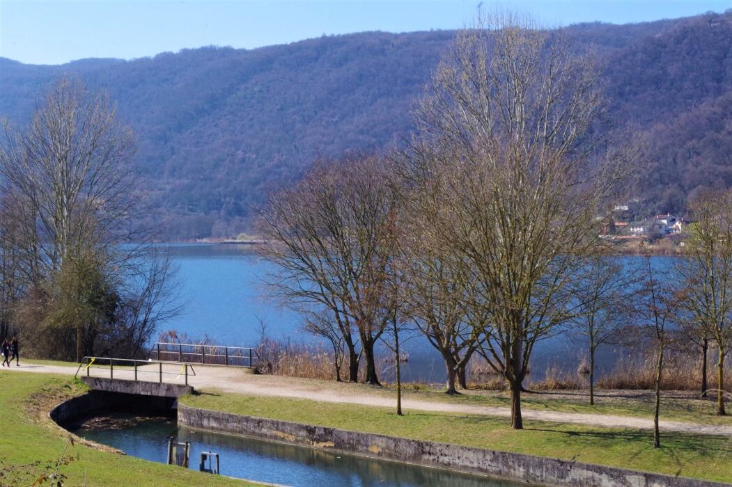 Passeggiata al Lago di Fimon: lo specchio d’acqua tra i Colli Berici Passeggiata al Lago di Fimon: lo specchio d’acqua tra i Colli Berici desktop picture