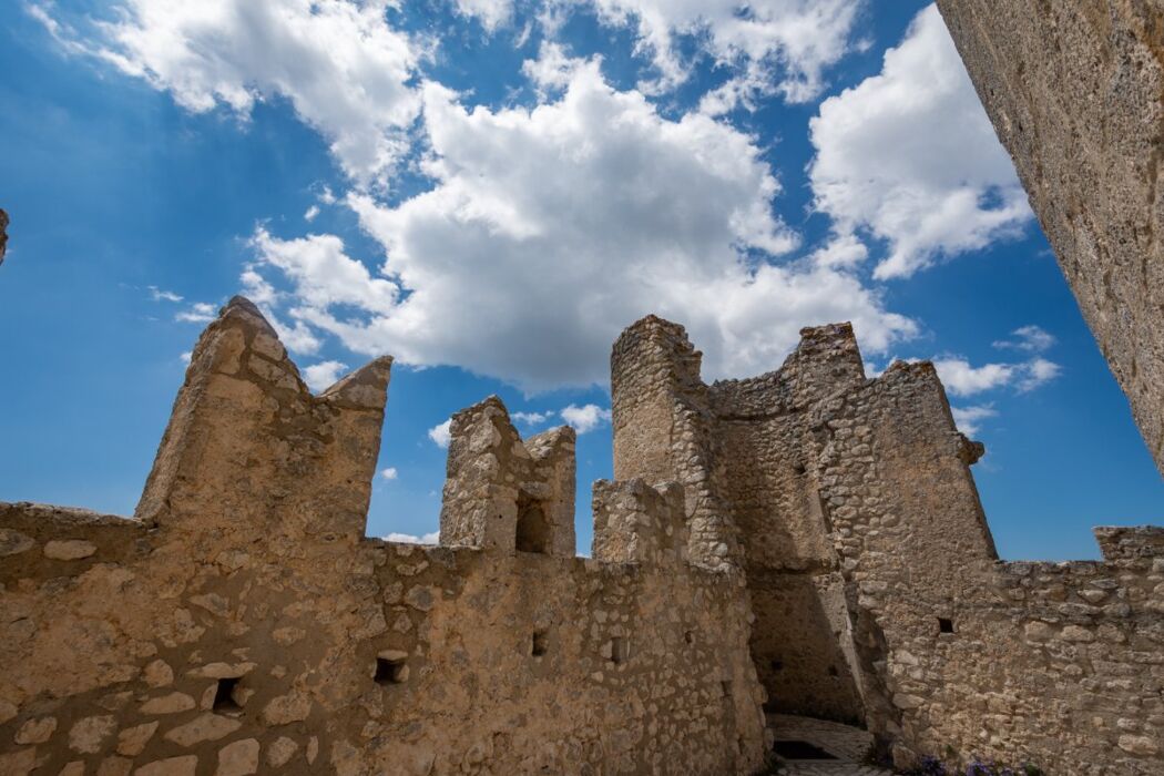 Escursione a Rocca Calascio Escursione a Rocca Calascio desktop picture