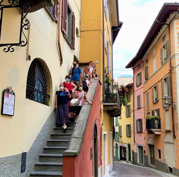 Passeggiata a Lovere, uno dei Borghi più Belli d’Italia Passeggiata a Lovere, uno dei Borghi più Belli d’Italia desktop picture