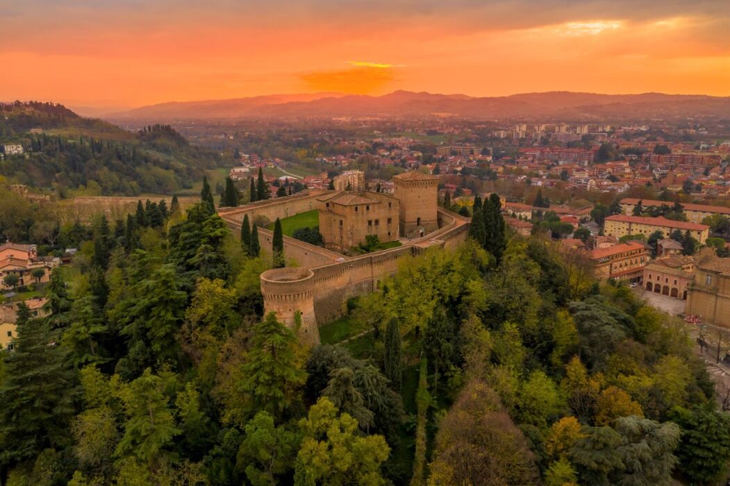 Trekking tra le colline di Cesena, Perla della Romagna Trekking tra le colline di Cesena, Perla della Romagna desktop picture