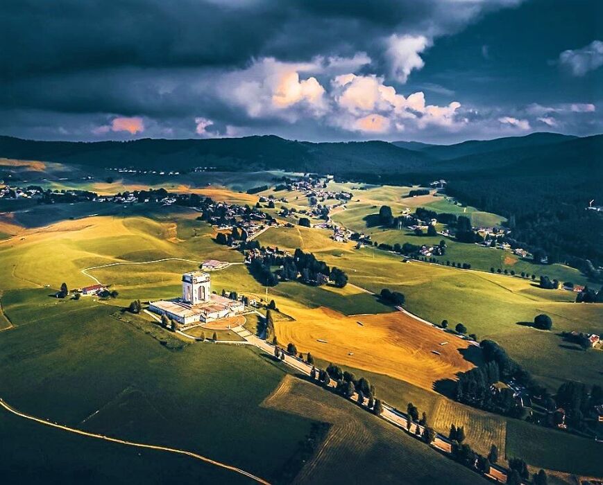Asiago: un tuffo nel passato tra perle paesaggistiche e rievocazioni letterarie Asiago: un tuffo nel passato tra perle paesaggistiche e rievocazioni letterarie desktop picture