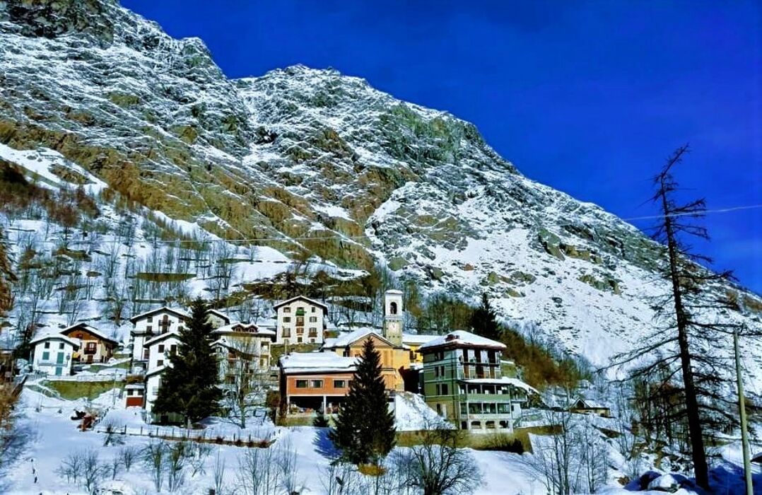 Ciaspolata nella Conca di Ala: un’immersione nella magia delle Valli di Lanzo Ciaspolata nella Conca di Ala: un’immersione nella magia delle Valli di Lanzo desktop picture