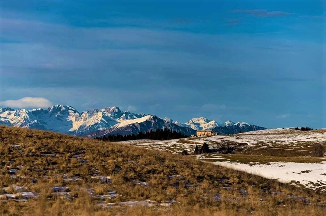 La Lessinia e il Passo Fittanze, un magico percorso tra antiche malghe e faggete secolari La Lessinia e il Passo Fittanze, un magico percorso tra antiche malghe e faggete secolari desktop picture