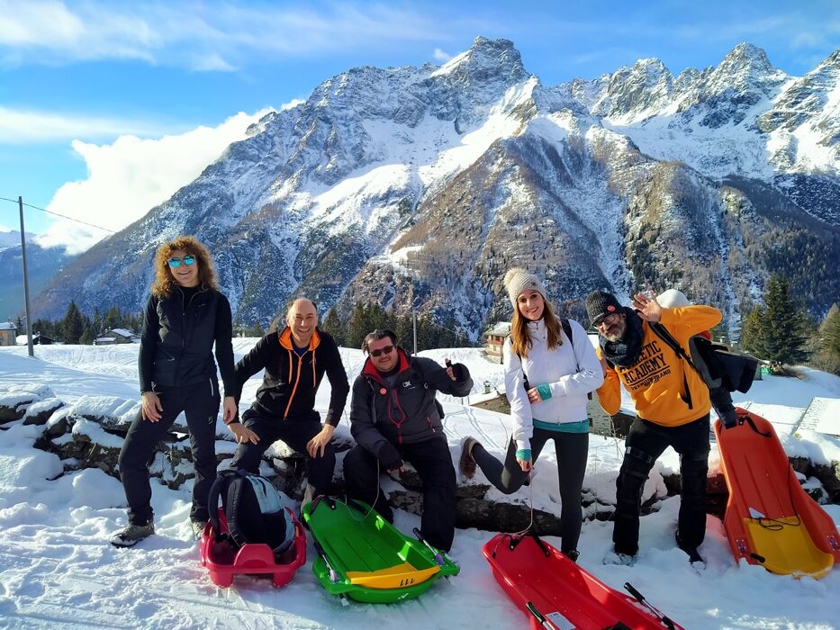 Slittata in Valmalenco con vista sul Lago Palù Slittata in Valmalenco con vista sul Lago Palù desktop picture