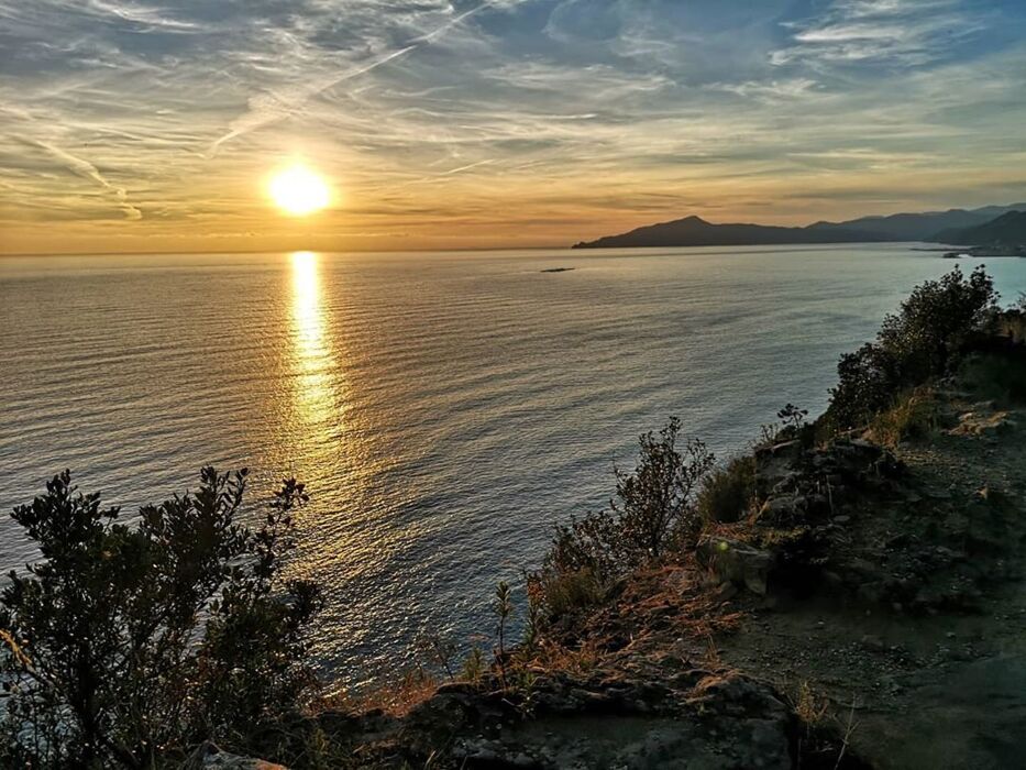 Rocche di Sant'Anna: Balcone sul Mar Ligure Rocche di Sant'Anna: Balcone sul Mar Ligure desktop picture