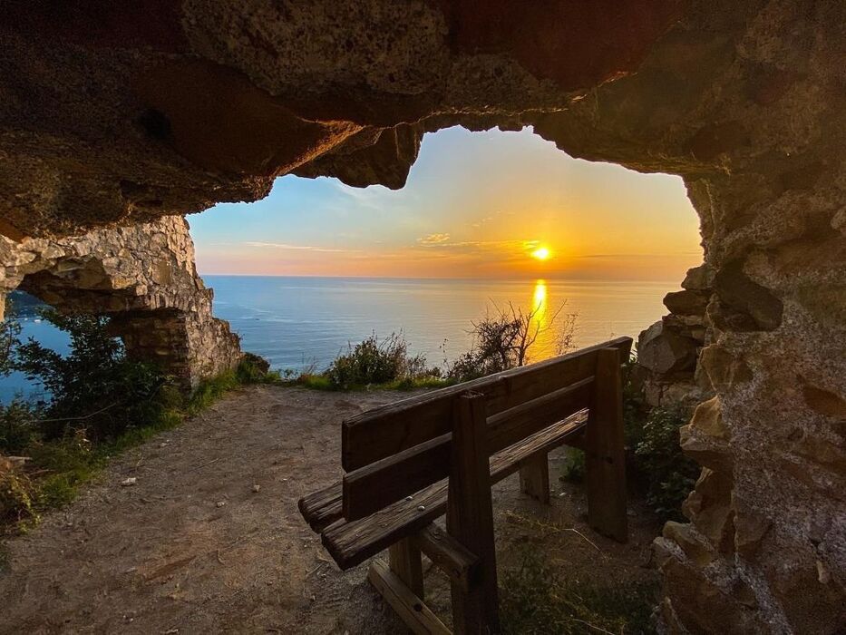 Rocche di Sant'Anna: Balcone sul Mar Ligure Rocche di Sant'Anna: Balcone sul Mar Ligure desktop picture