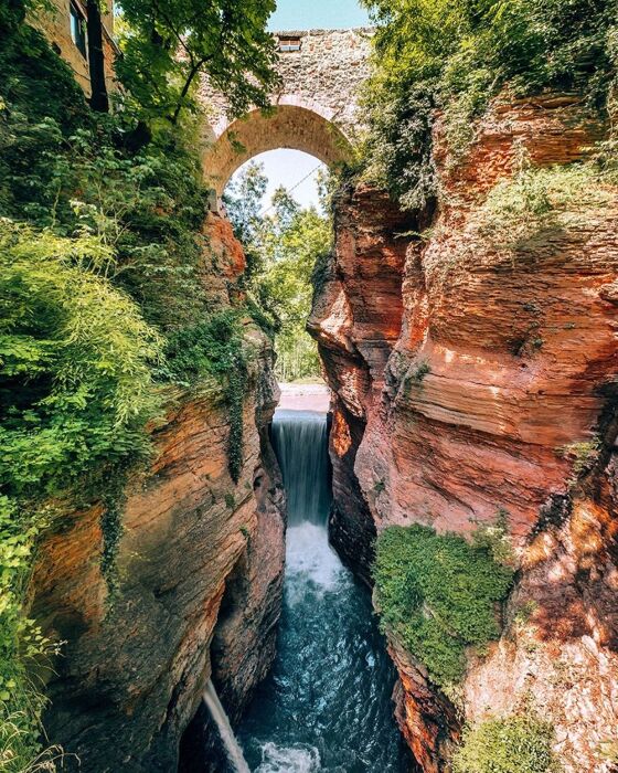 Escursione dal Monte Calisio all'Orrido di Ponte Alto Escursione dal Monte Calisio all'Orrido di Ponte Alto desktop picture