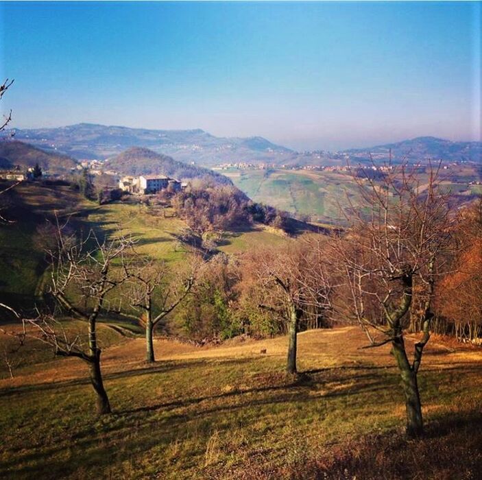 Nelle Terre del Frignano, il Castello di Montecuccolo e gli scenari dell’Appennino Emiliano Nelle Terre del Frignano, il Castello di Montecuccolo e gli scenari dell’Appennino Emiliano desktop picture