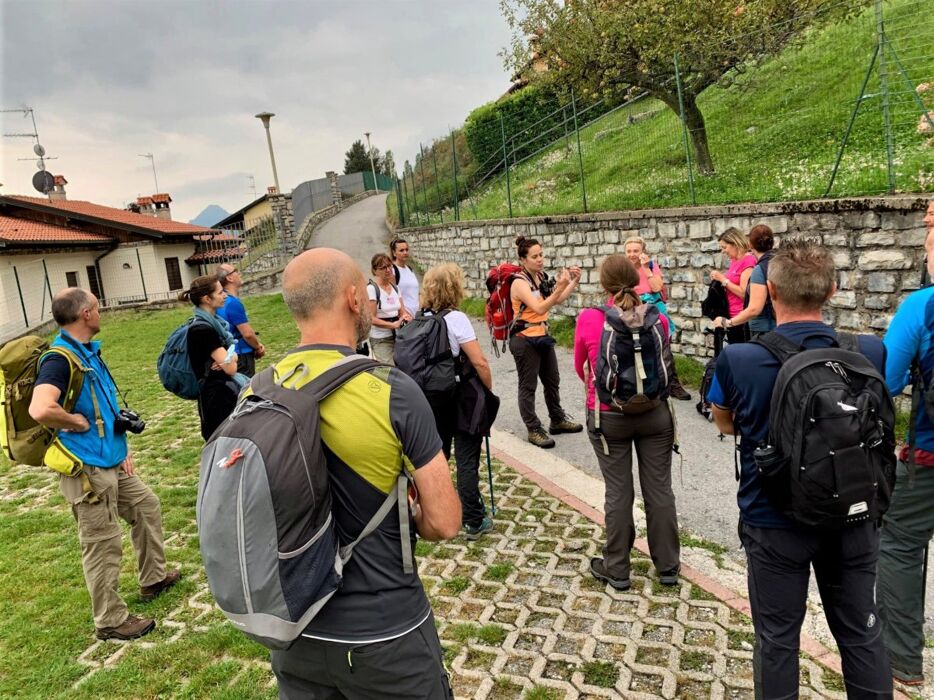 L’Anello di Pigra: Tra Lago, Montagne e Panorami Mozzafiato L’Anello di Pigra: Tra Lago, Montagne e Panorami Mozzafiato desktop picture