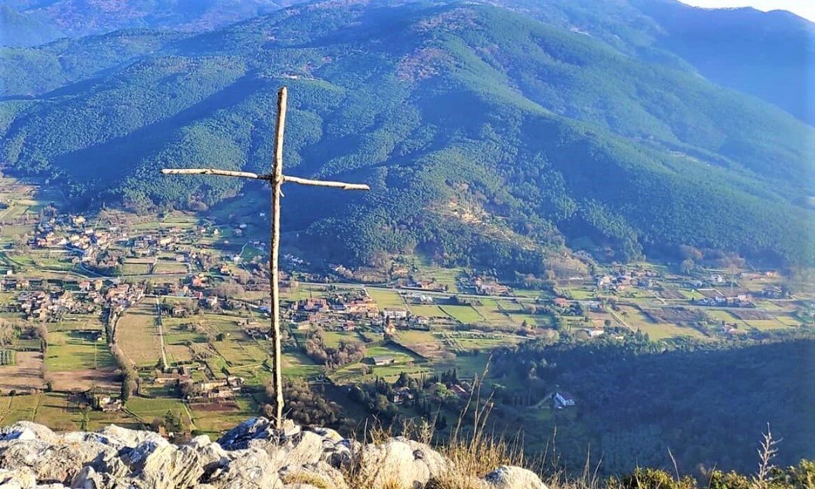 Il Moriglion di Penna: Itinerario nell'Appennino Lucchese Il Moriglion di Penna: Itinerario nell'Appennino Lucchese desktop picture