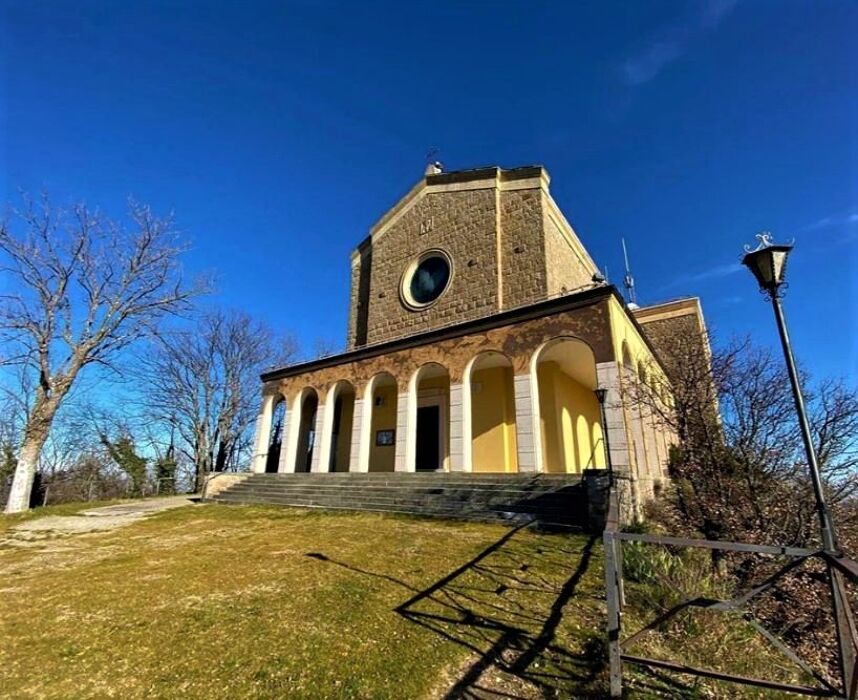 Escursione al Monte delle Formiche, tra Leggende e Scorci Mozzafiato Escursione al Monte delle Formiche, tra Leggende e Scorci Mozzafiato desktop picture