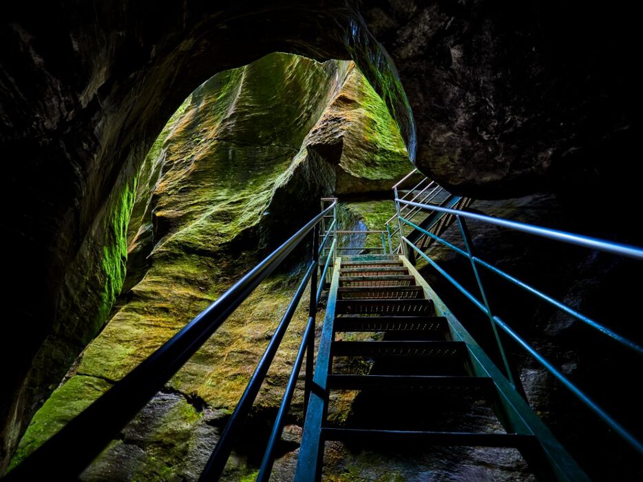 Orridi di Uriezzo: Suggestivo Percorso al Centro della Terra Orridi di Uriezzo: Suggestivo Percorso al Centro della Terra desktop picture