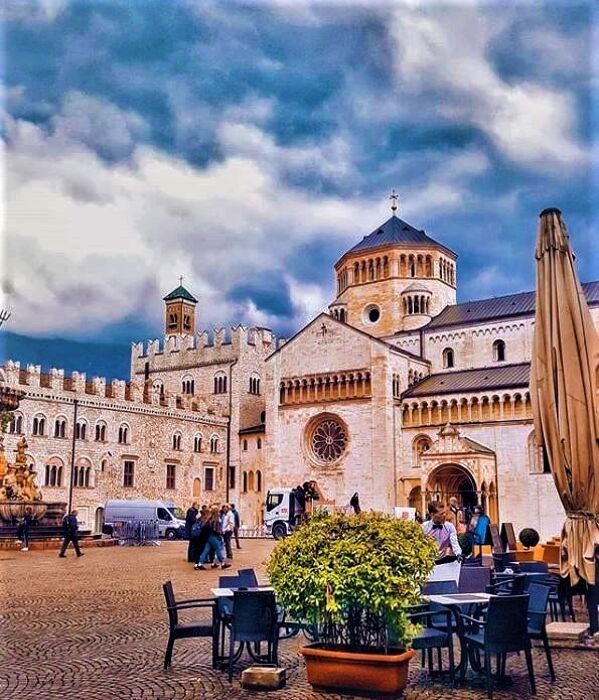 Visita culturale a Trento, uno Scrigno di Tesori Artistici e Paesaggistici Visita culturale a Trento, uno Scrigno di Tesori Artistici e Paesaggistici desktop picture