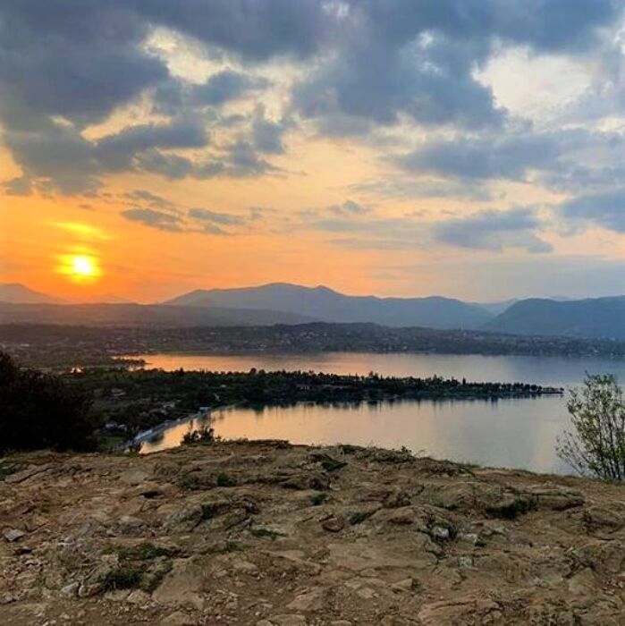 Magica Escursione al Tramonto: La Rocca di Manerba Magica Escursione al Tramonto: La Rocca di Manerba desktop picture