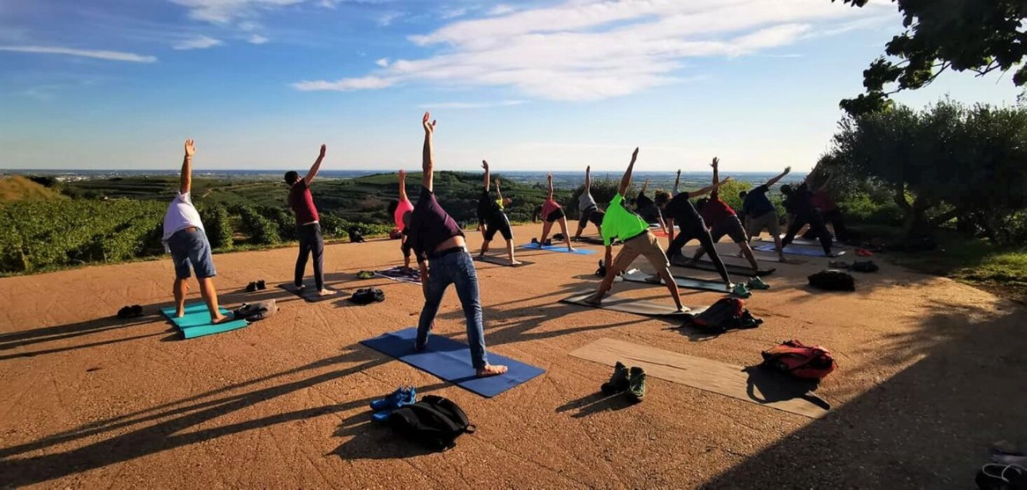 Passeggiata con Yoga a Soave Passeggiata con Yoga a Soave desktop picture