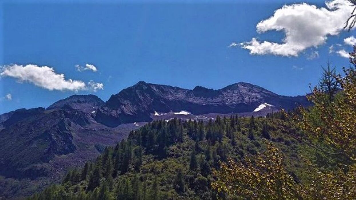 Trekking al tramonto tra i tesori naturalistici della Val Servin Trekking al tramonto tra i tesori naturalistici della Val Servin desktop picture